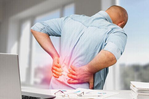 Ostry ból pleców spowodowany nadmiernym wysiłkiem lub urazem